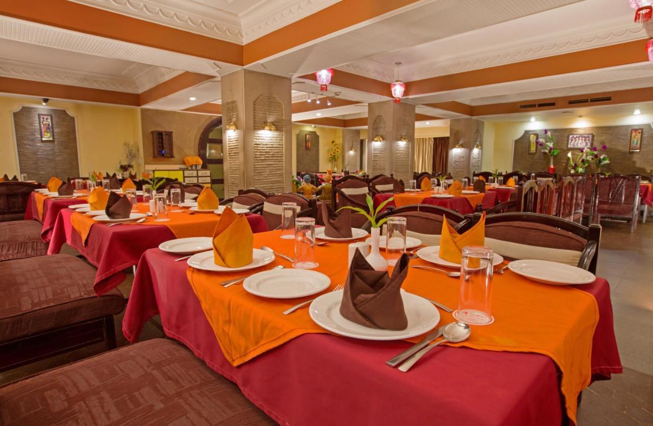 Hotel Rajmahal Γουβαχάτι Εξωτερικό φωτογραφία
