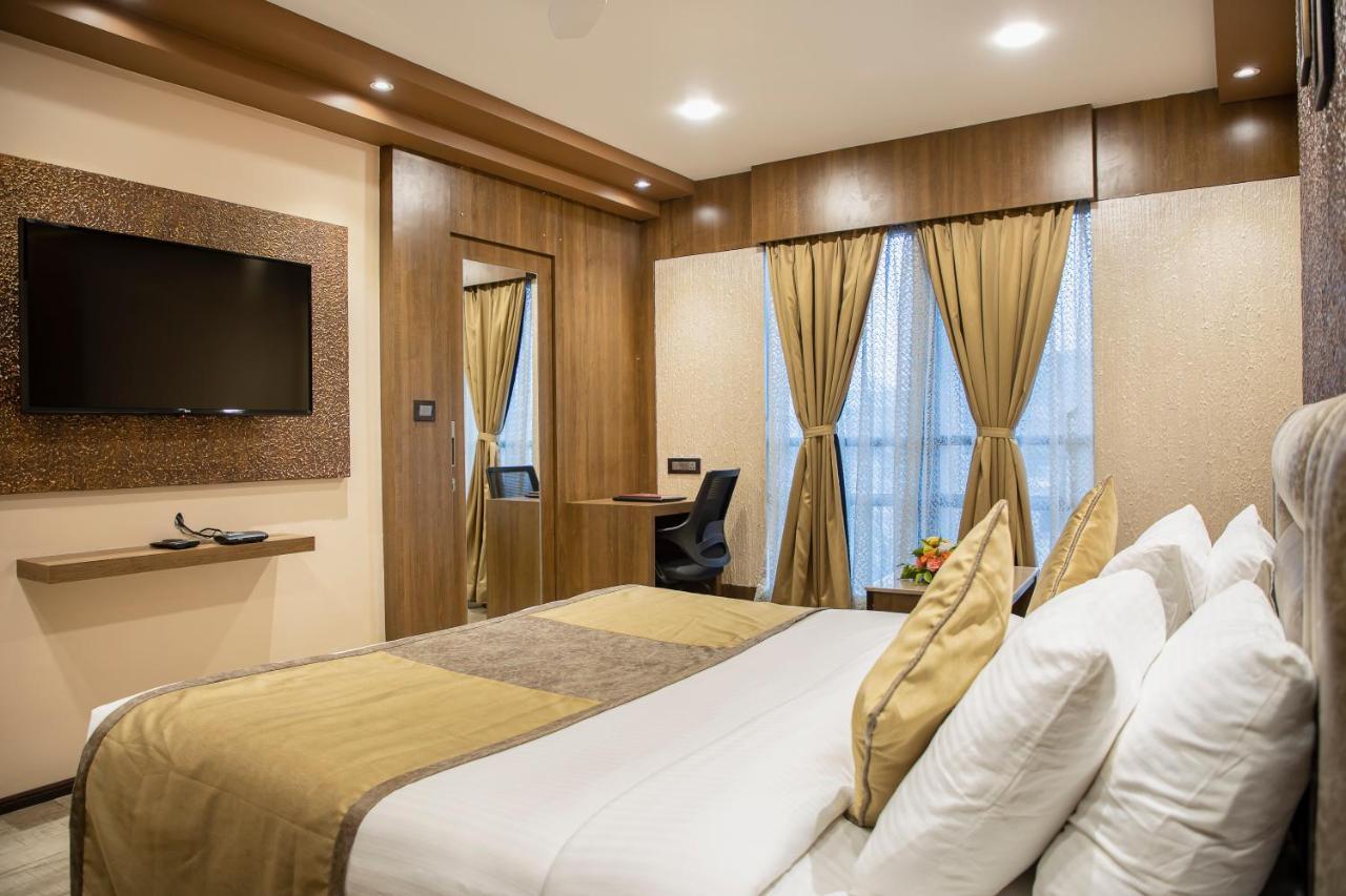 Hotel Rajmahal Γουβαχάτι Εξωτερικό φωτογραφία