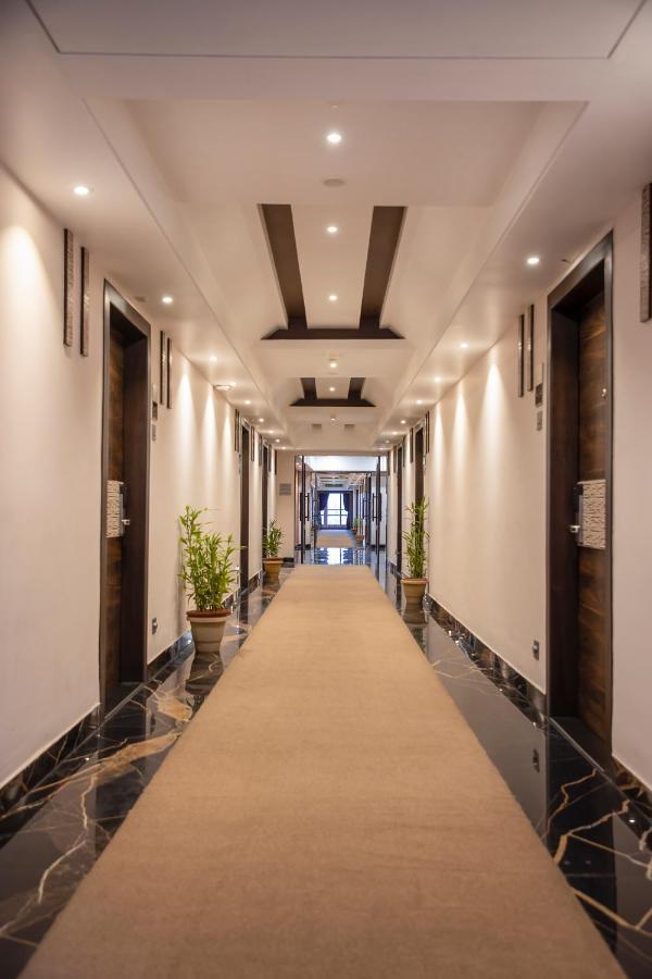 Hotel Rajmahal Γουβαχάτι Εξωτερικό φωτογραφία
