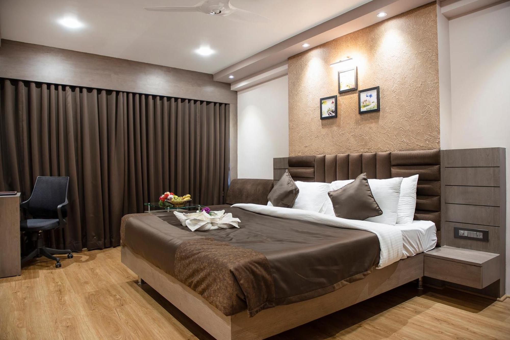 Hotel Rajmahal Γουβαχάτι Εξωτερικό φωτογραφία