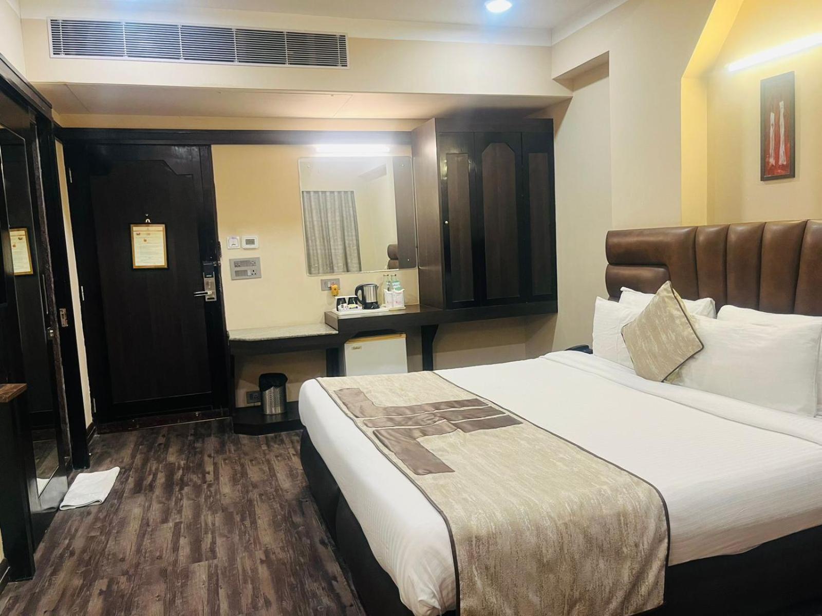 Hotel Rajmahal Γουβαχάτι Εξωτερικό φωτογραφία
