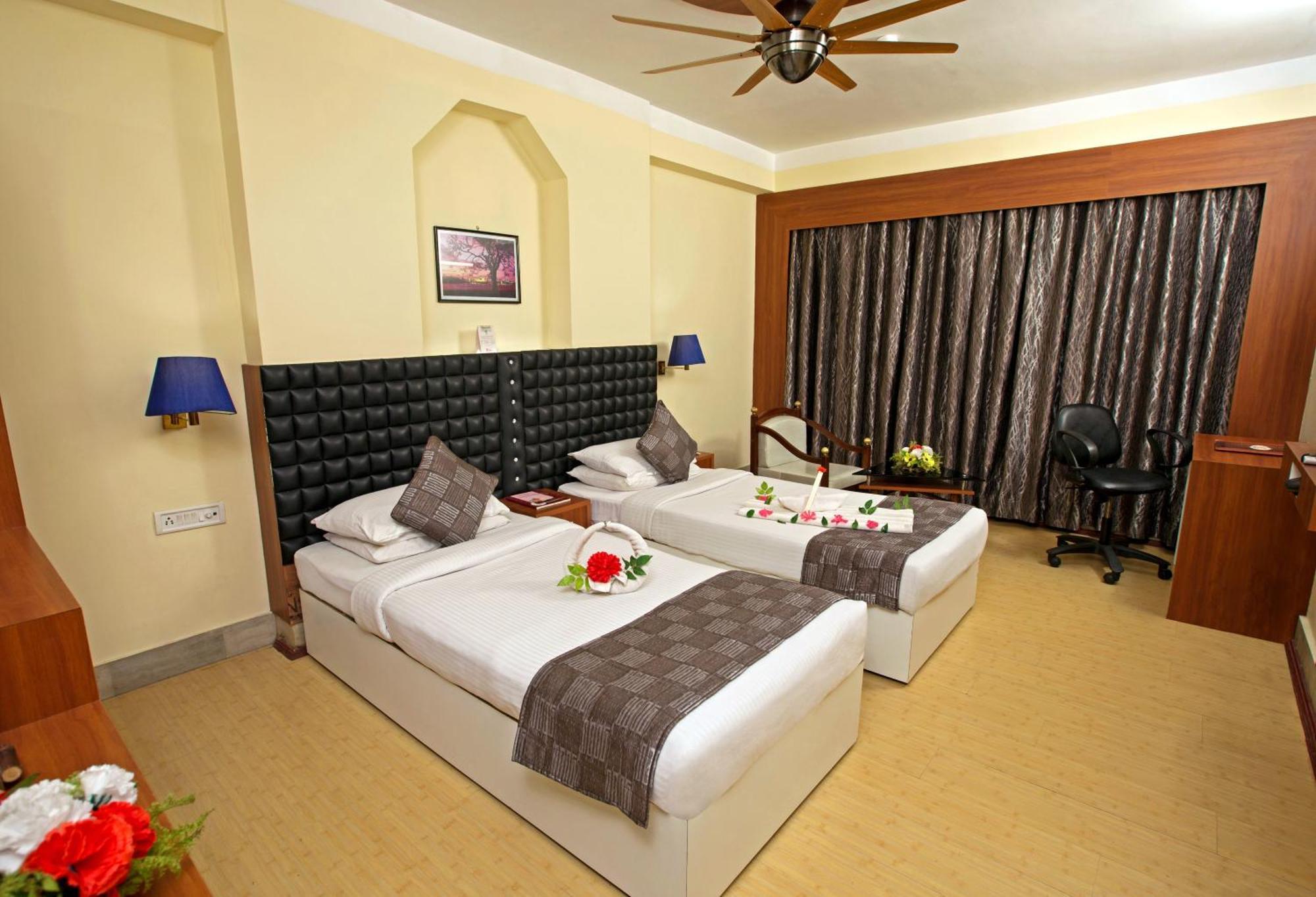 Hotel Rajmahal Γουβαχάτι Εξωτερικό φωτογραφία